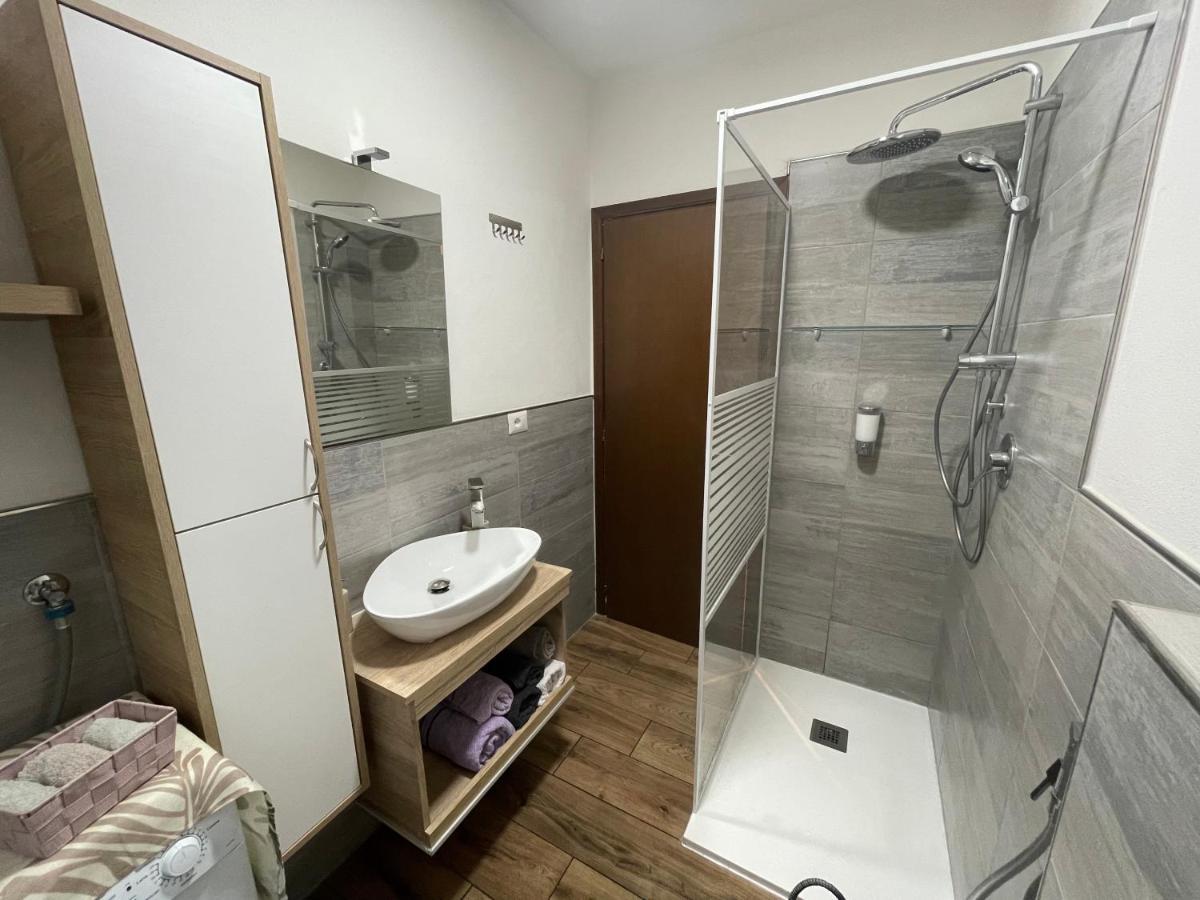 Tenna Lake Apartment Ischia Green מראה חיצוני תמונה